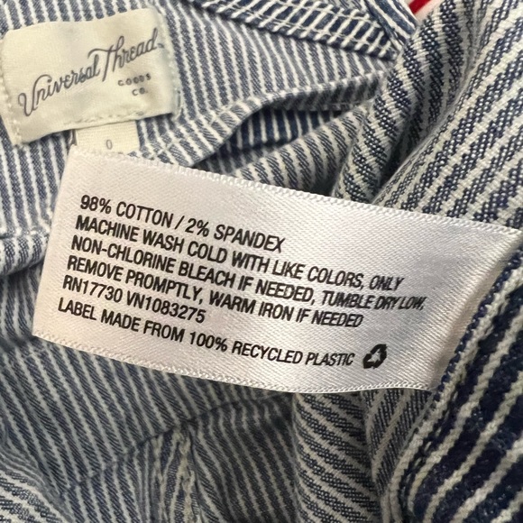 Like New ❤️ Universal Thread Striped Denim Shortalls, Women’s Size 0 - Picture 5 of 5